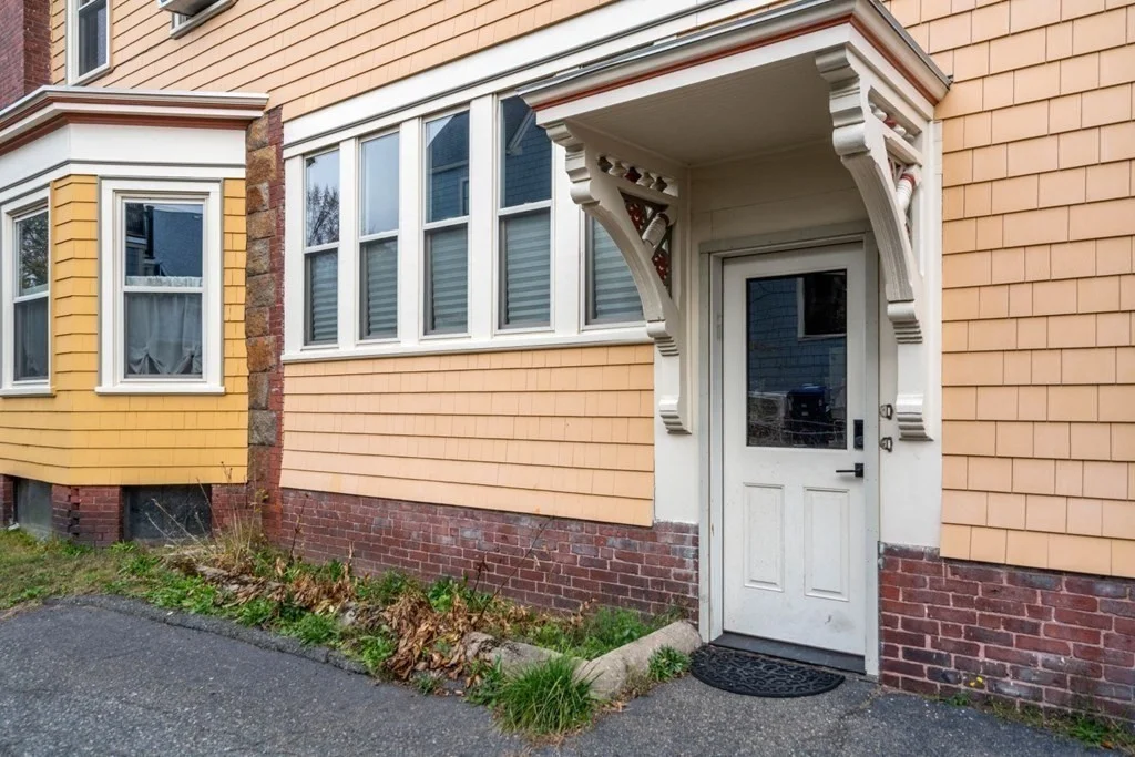 3 bed, 1 bath apartment for rent at 39 Mellville Ave Unit 2, Boston — photo 23 of 25