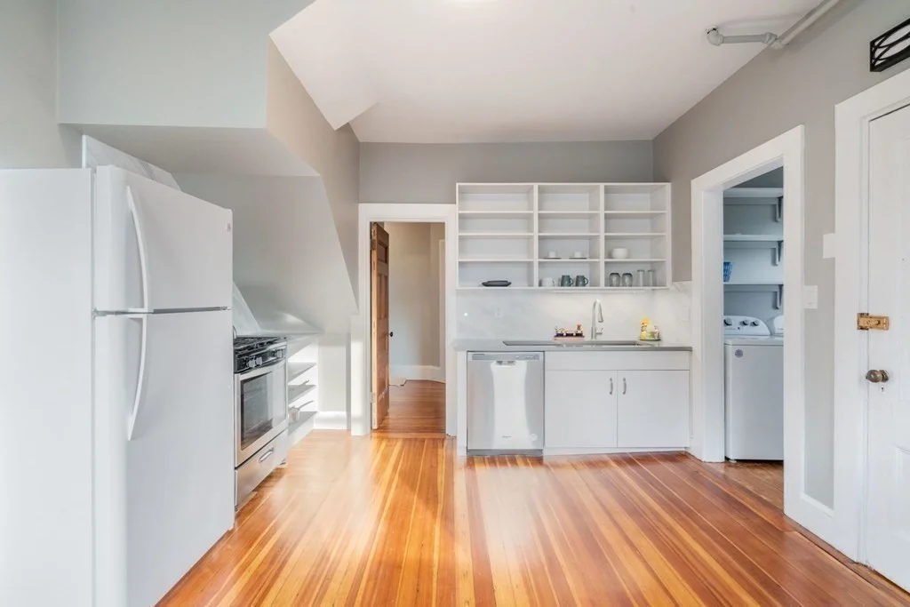 3 bed, 1 bath apartment for rent at 39 Mellville Ave Unit 2, Boston — photo 8 of 25