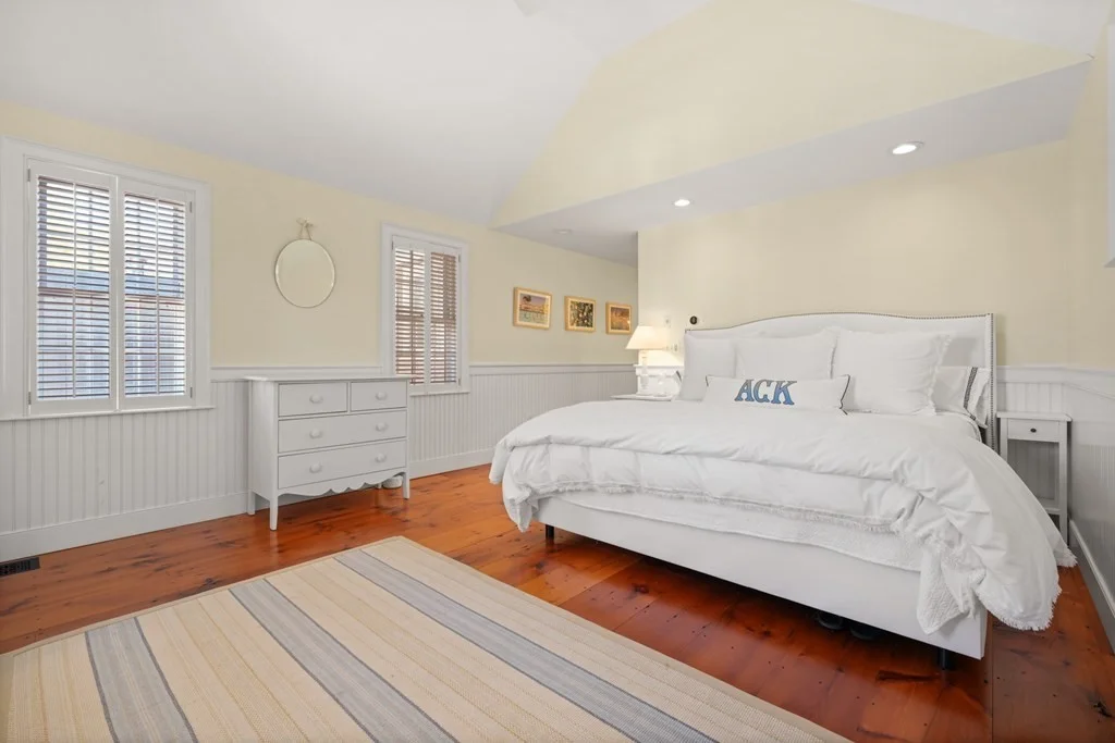 5 bed, 4+ bath apartment for rent at 39 Milk St, Nantucket — photo 14 of 22