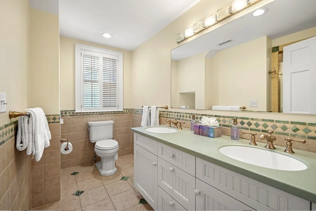 5 bed, 4+ bath apartment for rent at 39 Milk St, Nantucket — photo 22 of 22
