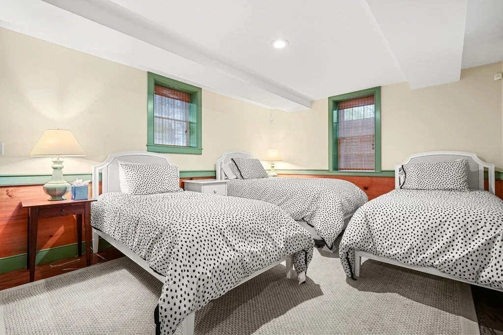 5 bed, 4+ bath apartment for rent at 39 Milk St, Nantucket — photo 20 of 22