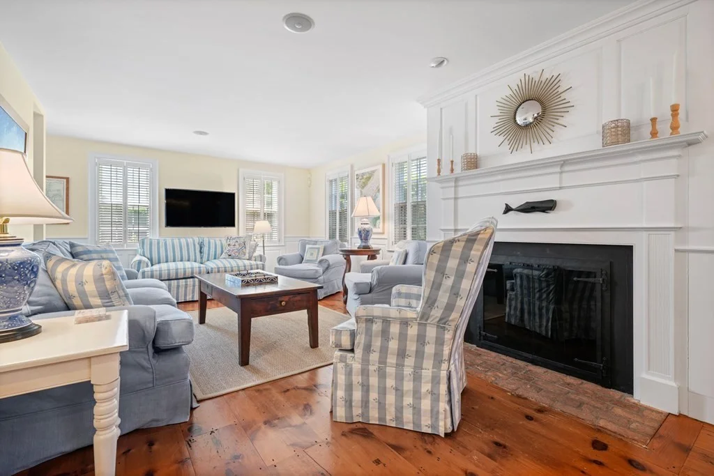 5 bed, 4+ bath apartment for rent at 39 Milk St, Nantucket — photo 10 of 22