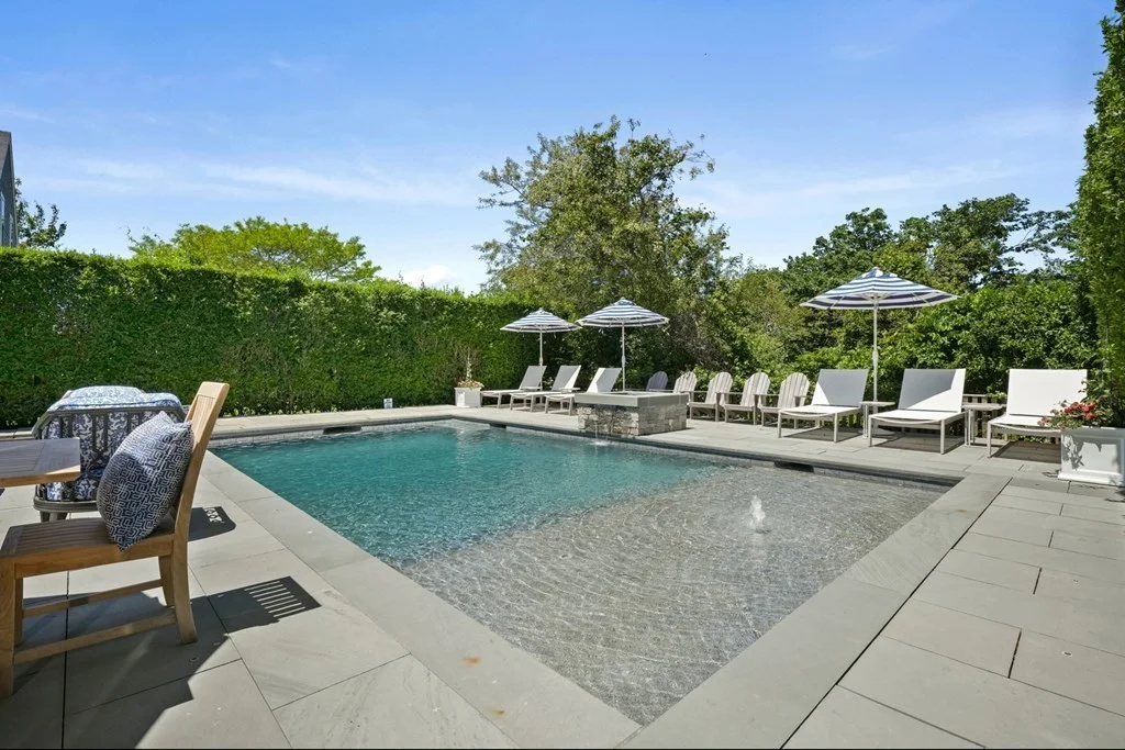5 bed, 4+ bath apartment for rent at 39 Milk St, Nantucket — photo 3 of 22