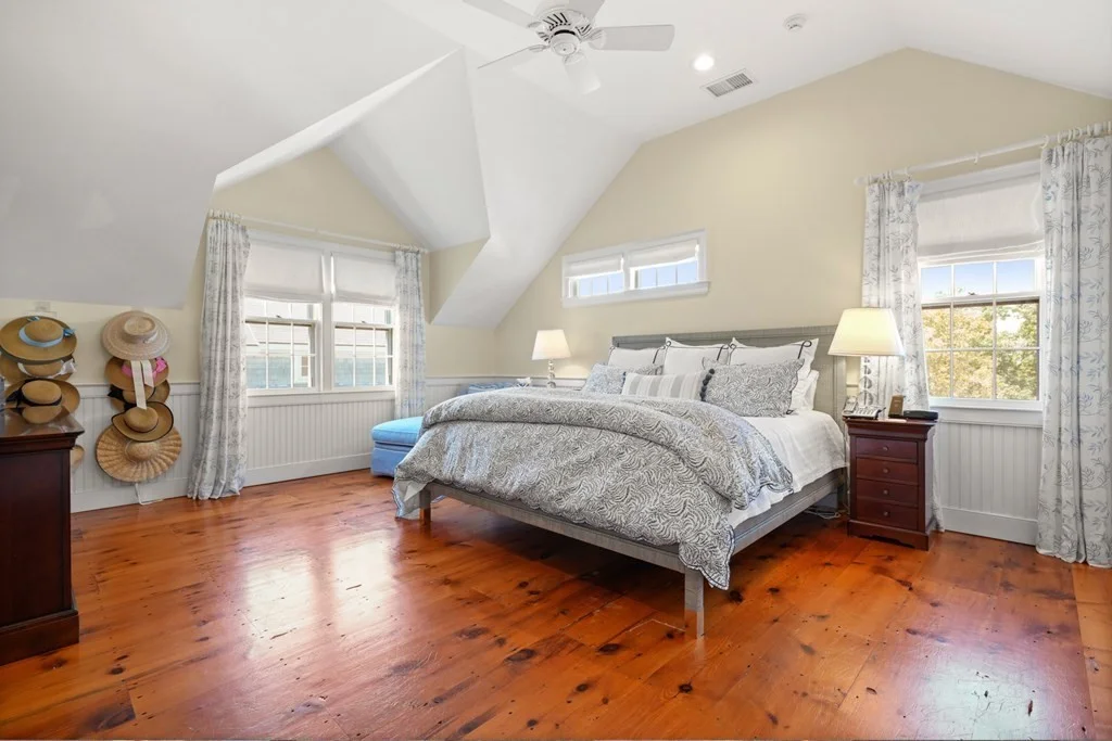 5 bed, 4+ bath apartment for rent at 39 Milk St, Nantucket — photo 16 of 22