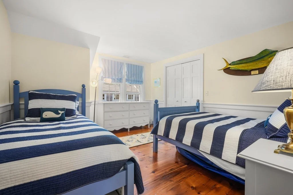 5 bed, 4+ bath apartment for rent at 39 Milk St, Nantucket — photo 19 of 22