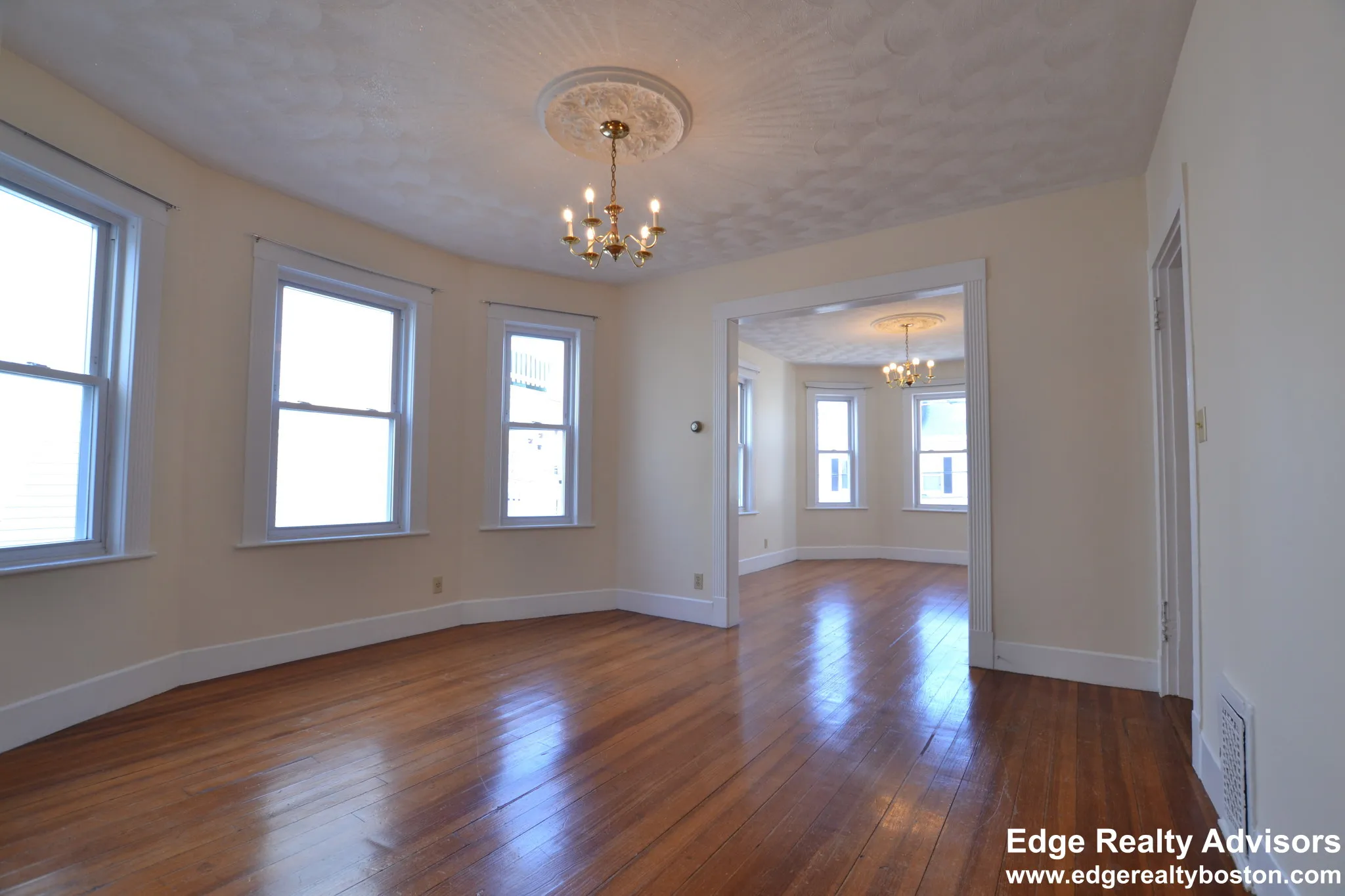 2 bed, 1 bath apartment for rent at 39 Montfern Ave Unit 1, Brighton — photo 3 of 11