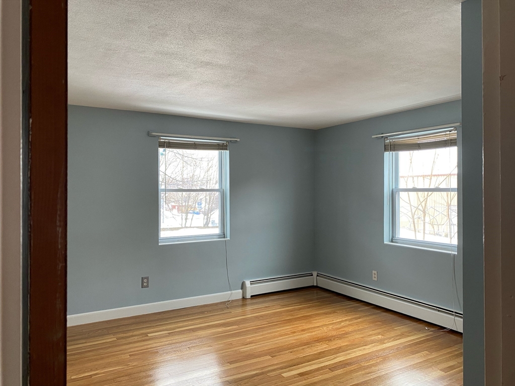 1 bed, 1 bath apartment for rent at 39 Montvale Ave Unit 7, Woburn — photo 5 of 7