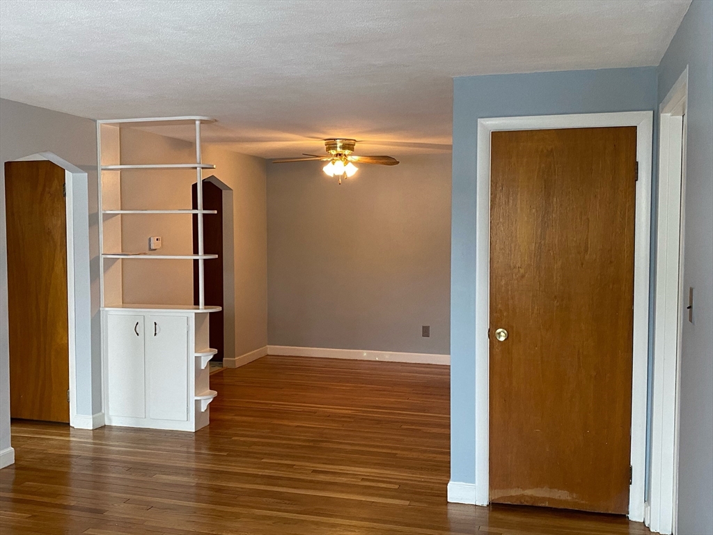 1 bed, 1 bath apartment for rent at 39 Montvale Ave Unit 7, Woburn — photo 3 of 7