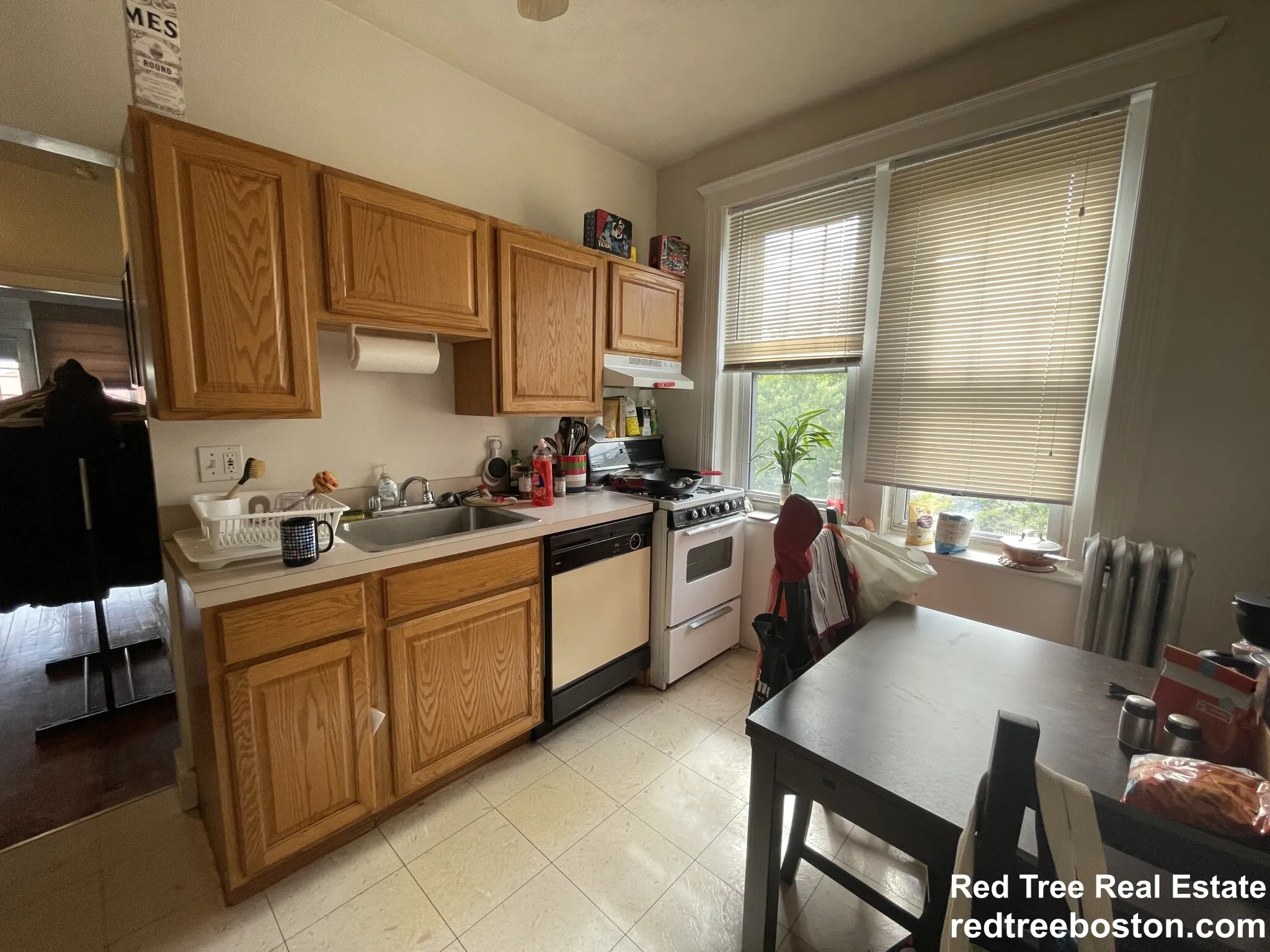 2 bed, 1 bath apartment for rent at 39 Mount Hood Rd Unit 10, Brighton — photo 3 of 9