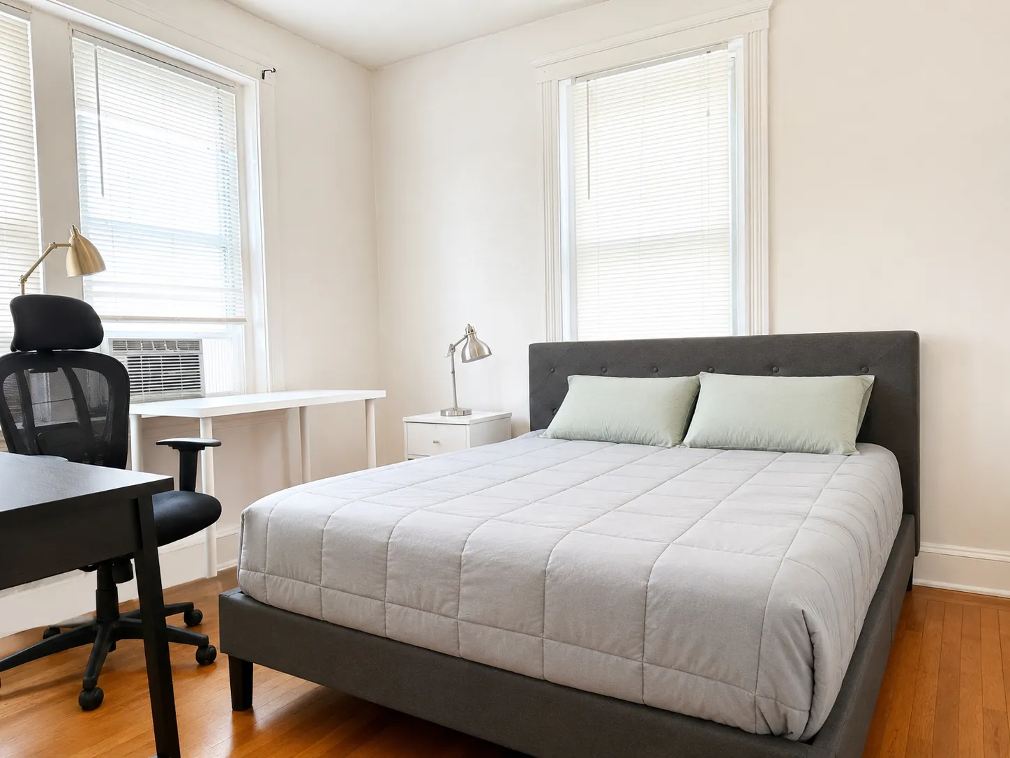 2 bed, 1 bath apartment for rent at 39 Mount Hood Rd Unit 10, Brighton — photo 3 of 37
