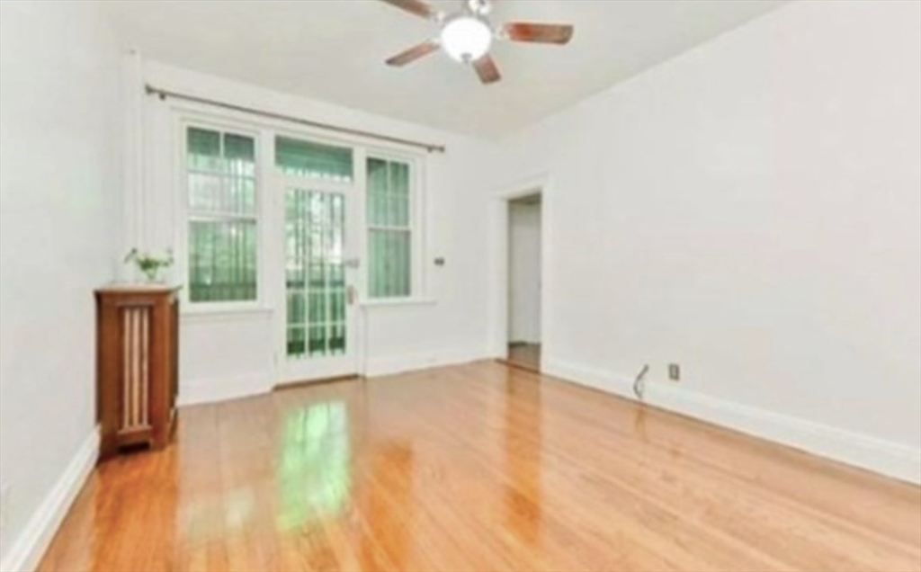 2 bed, 1 bath apartment for rent at 39 Mount Hood Rd Unit 3, Brighton — photo 3 of 7
