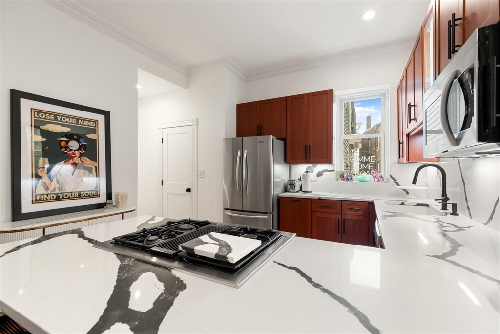 2 bed, 1 bath apartment for rent at 39 Mt Vernon St Unit 2, Charlestown — photo 4 of 12
