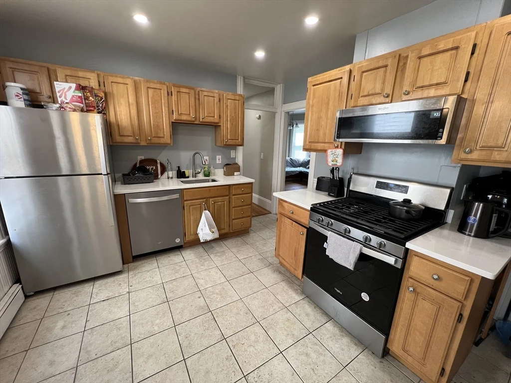 3 bed, 1 bath apartment for rent at 39 Newport St Unit 2, Dorchester
