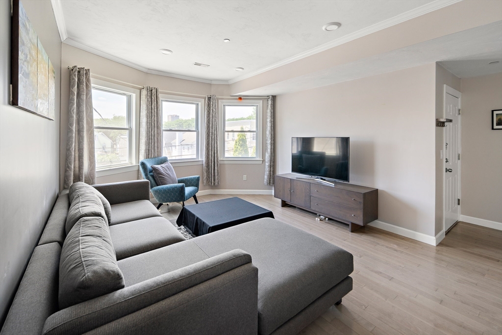 3 bed, 2 bath apartment for rent at 39 Oliver St Unit 2, East Somerville — photo 4 of 20