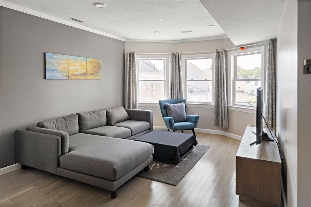 3 bed, 2 bath apartment for rent at 39 Oliver St Unit 2, East Somerville — photo 3 of 20