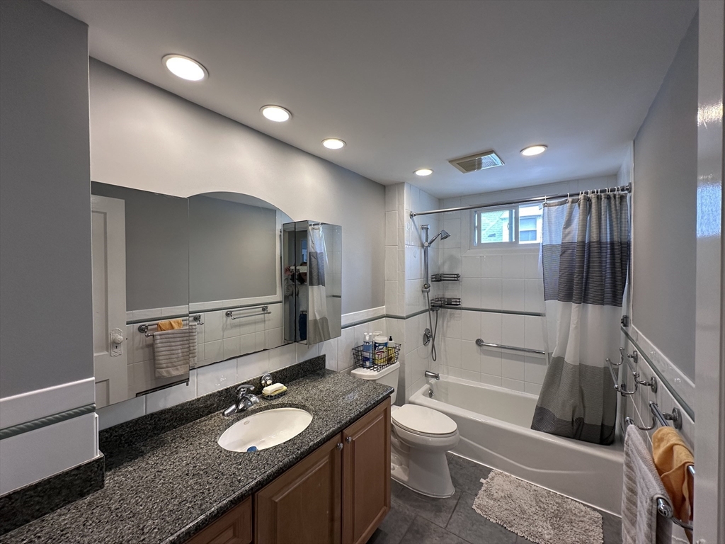 3 bed, 2 bath apartment for rent at 39 Park St Unit 2, Quincy — photo 11 of 12