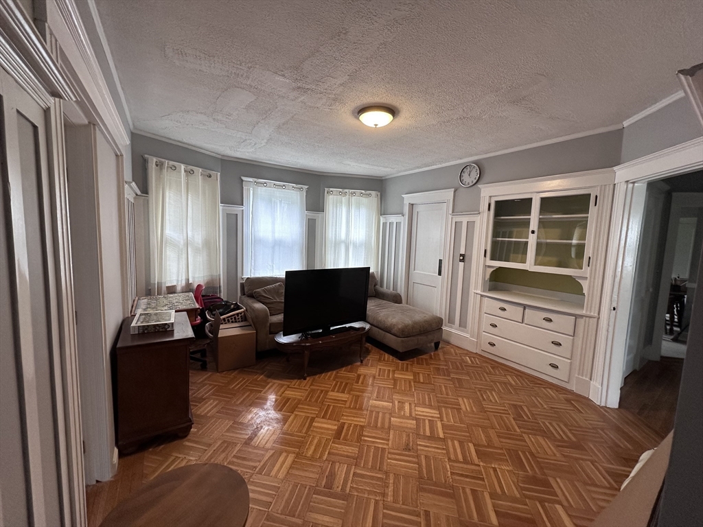 3 bed, 2 bath apartment for rent at 39 Park St Unit 2, Quincy — photo 3 of 12