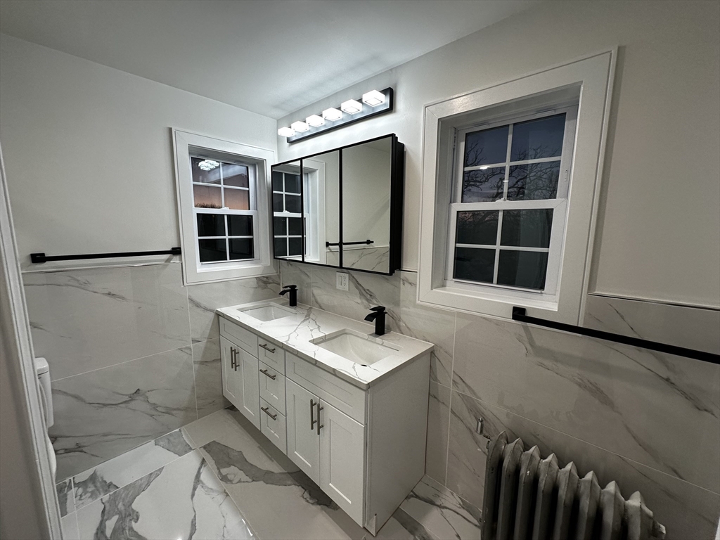 3 bed, 2 bath apartment for rent at 39 Park St Unit 2, Quincy — photo 9 of 12