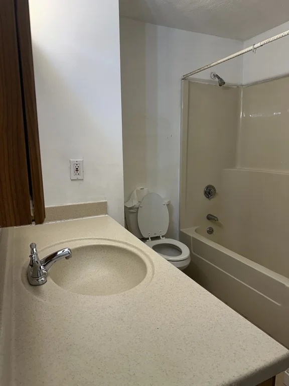 1 bed, 2 bath apartment for rent at 39 Parlin St Unit 307, Everett — photo 8 of 13