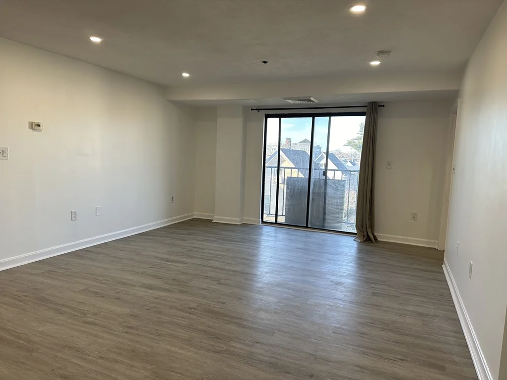 1 bed, 2 bath apartment for rent at 39 Parlin St Unit 307, Everett — photo 11 of 13