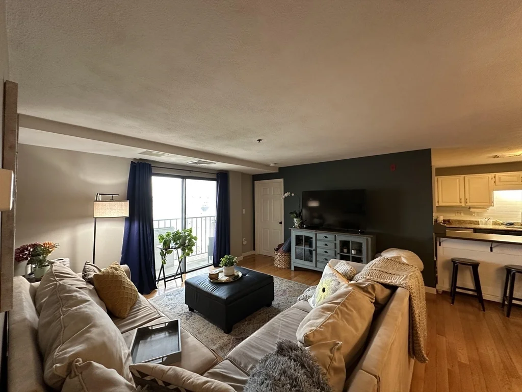 2 bed, 2 bath apartment for rent at 39 Parlin St Unit 605, Everett — photo 3 of 22