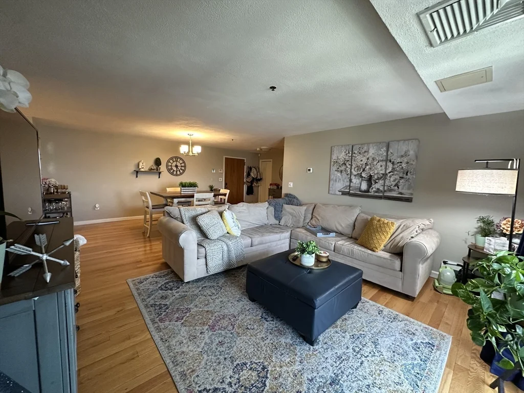 2 bed, 2 bath apartment for rent at 39 Parlin St Unit 605, Everett — photo 5 of 22