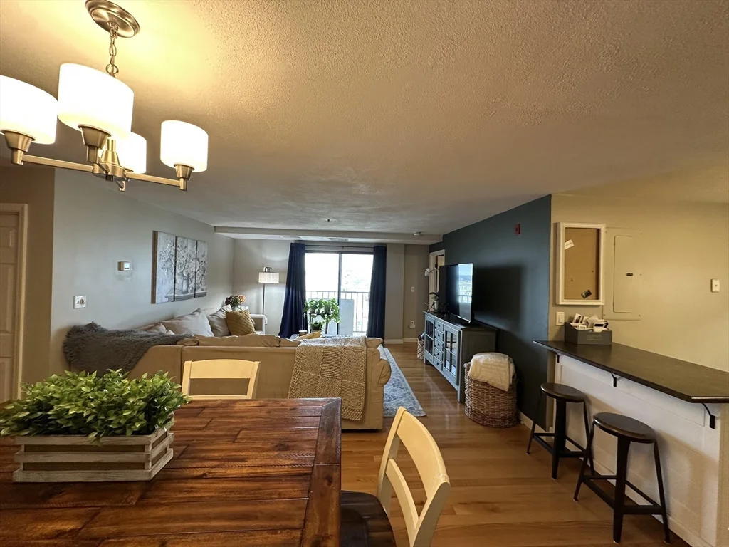 2 bed, 2 bath apartment for rent at 39 Parlin St Unit 605, Everett — photo 2 of 22