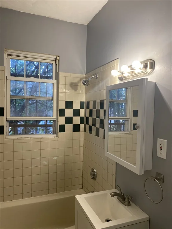 4 bed, 2 bath apartment for rent at 39 Pasadena Rd Unit 2, Dorchester — photo 23 of 29