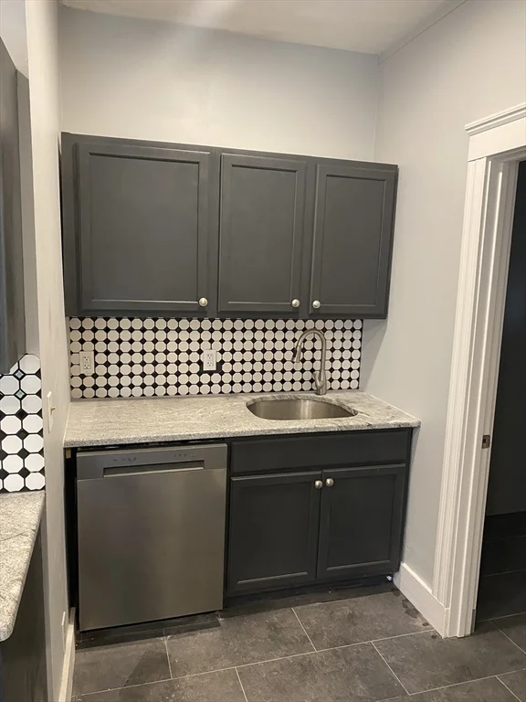 4 bed, 2 bath apartment for rent at 39 Pasadena Rd Unit 2, Dorchester — photo 20 of 29