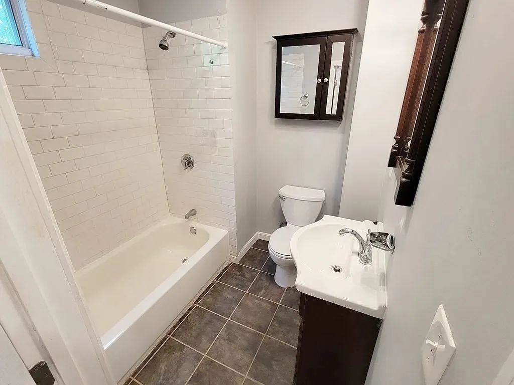 3 bed, 1 bath apartment for rent at 39 Pinckney St Unit 1, East Somerville — photo 8 of 9