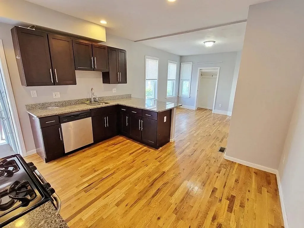 3 bed, 1 bath apartment for rent at 39 Pinckney St Unit 1, East Somerville — photo 2 of 9