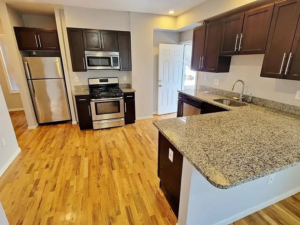 3 bed, 1 bath apartment for rent at 39 Pinckney St Unit 1, East Somerville