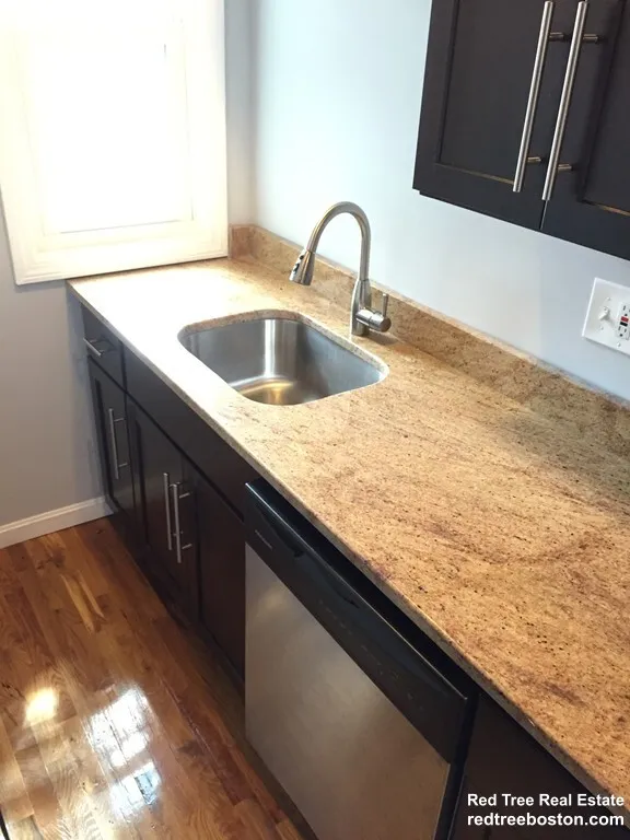 3 bed, 1 bath apartment for rent at 39 Pinckney St Unit 3, East Somerville — photo 3 of 12