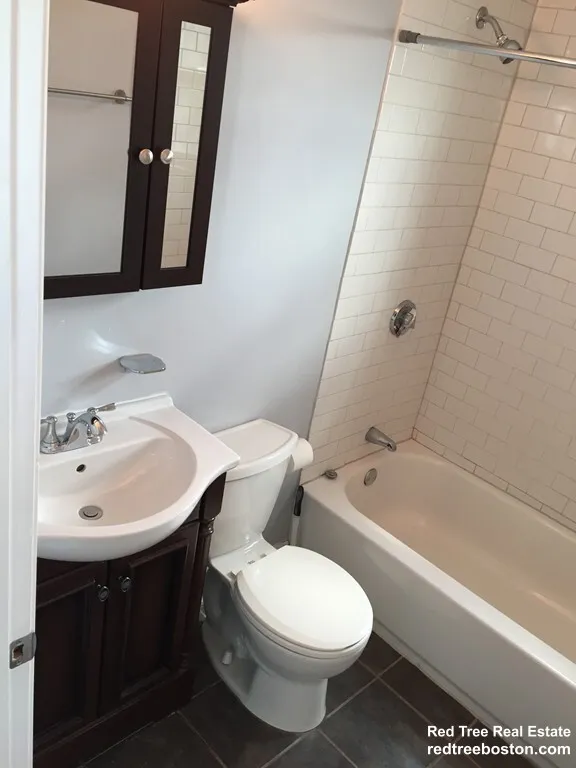 3 bed, 1 bath apartment for rent at 39 Pinckney St Unit 3, East Somerville — photo 9 of 12