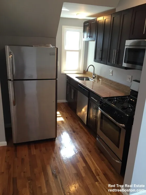 3 bed, 1 bath apartment for rent at 39 Pinckney St Unit 3, East Somerville — photo 1 of 12