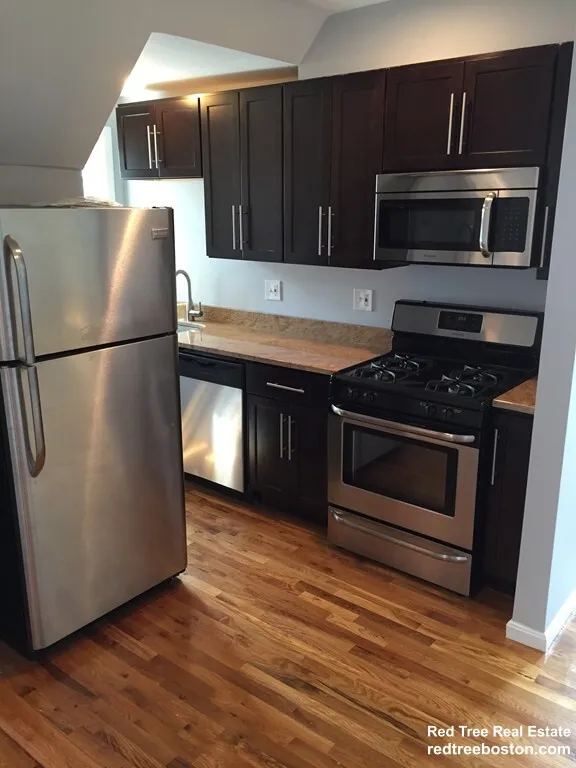 3 bed, 1 bath apartment for rent at 39 Pinckney St Unit 3, East Somerville — photo 2 of 12