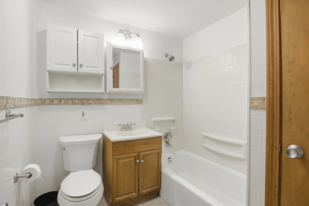 2 bed, 1 bath apartment for rent at 39 Pleasant St Unit 7, Northborough — photo 16 of 22