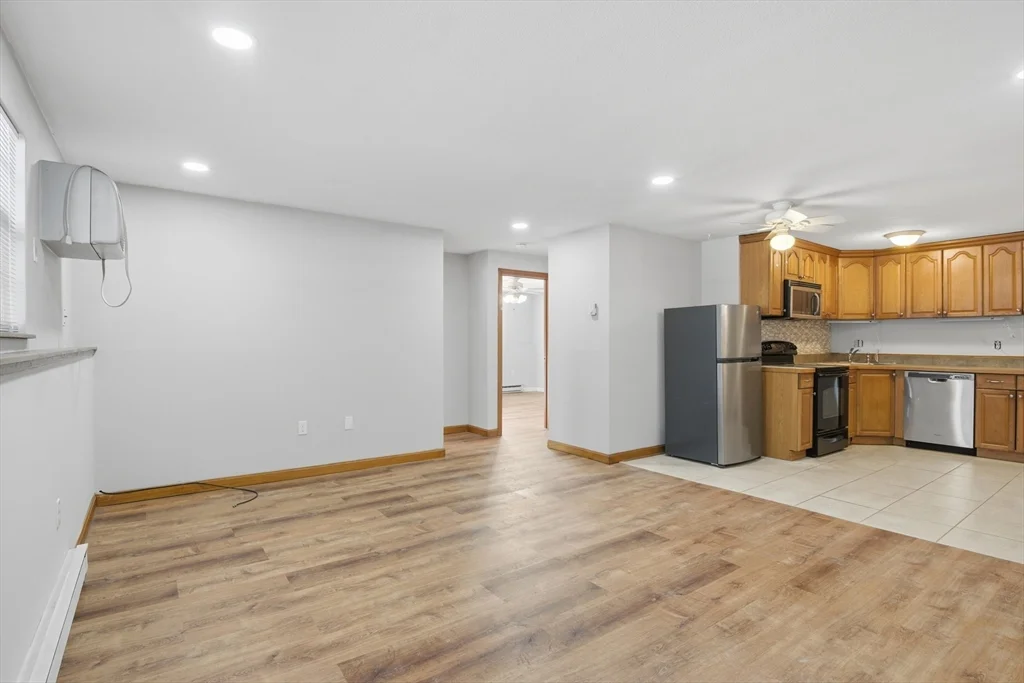 2 bed, 1 bath apartment for rent at 39 Pleasant St Unit 7, Northborough — photo 6 of 22