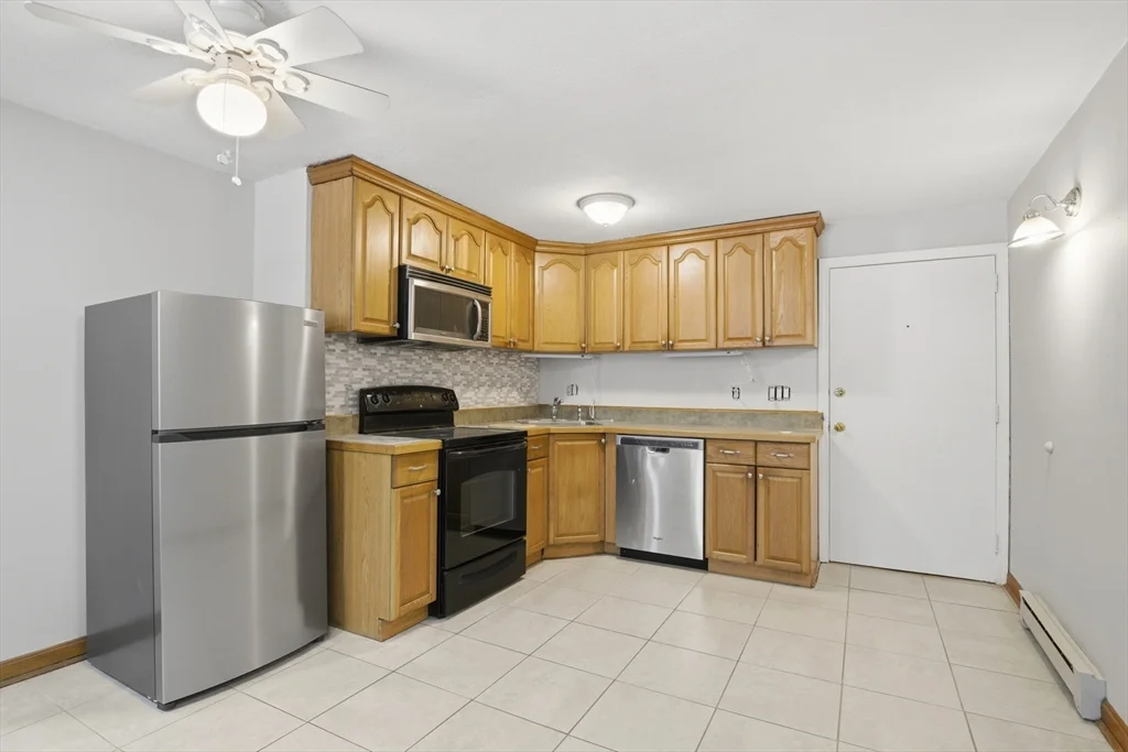 2 bed, 1 bath apartment for rent at 39 Pleasant St Unit 7, Northborough — photo 4 of 22