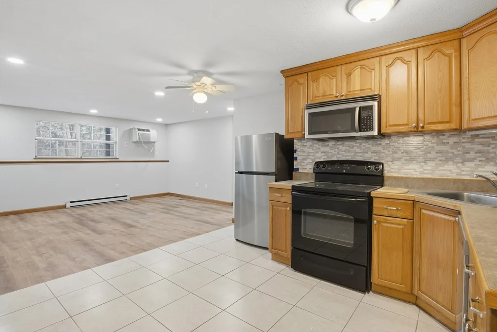 2 bed, 1 bath apartment for rent at 39 Pleasant St Unit 7, Northborough — photo 5 of 22