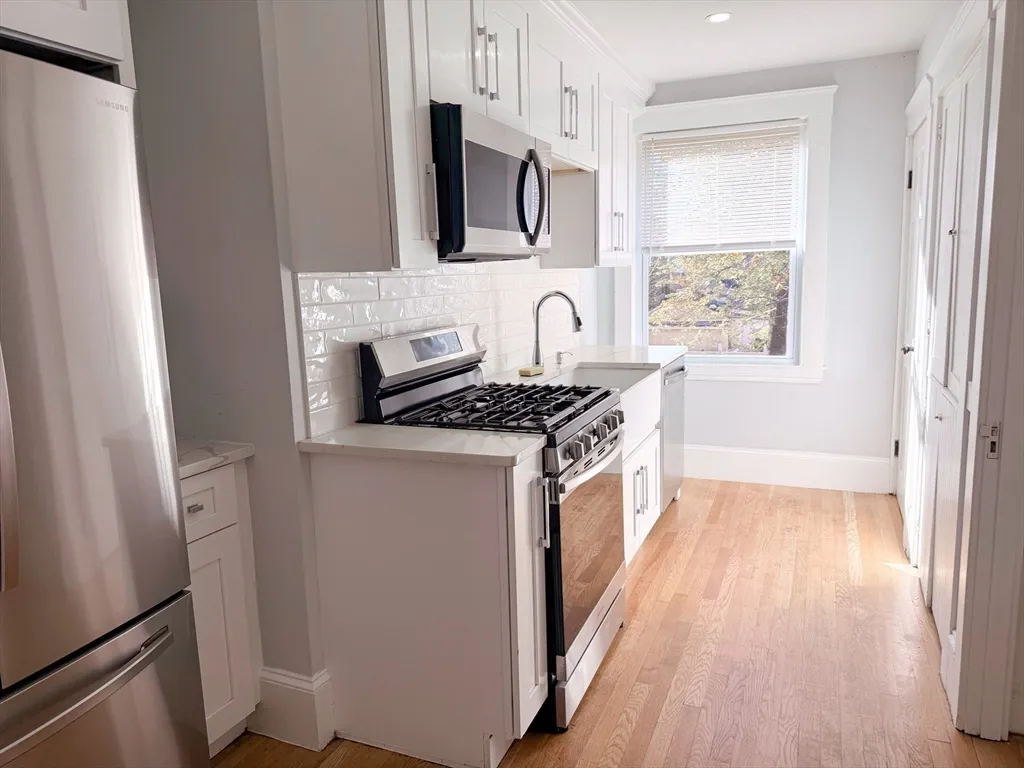 3 bed, 1 bath apartment for rent at 39 Pond St Unit 2, Framingham — photo 11 of 18