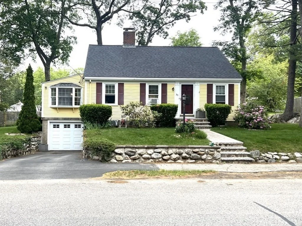 3 bed, 1 bath apartment for rent at 39 Powers St, Needham — photo 1 of 15
