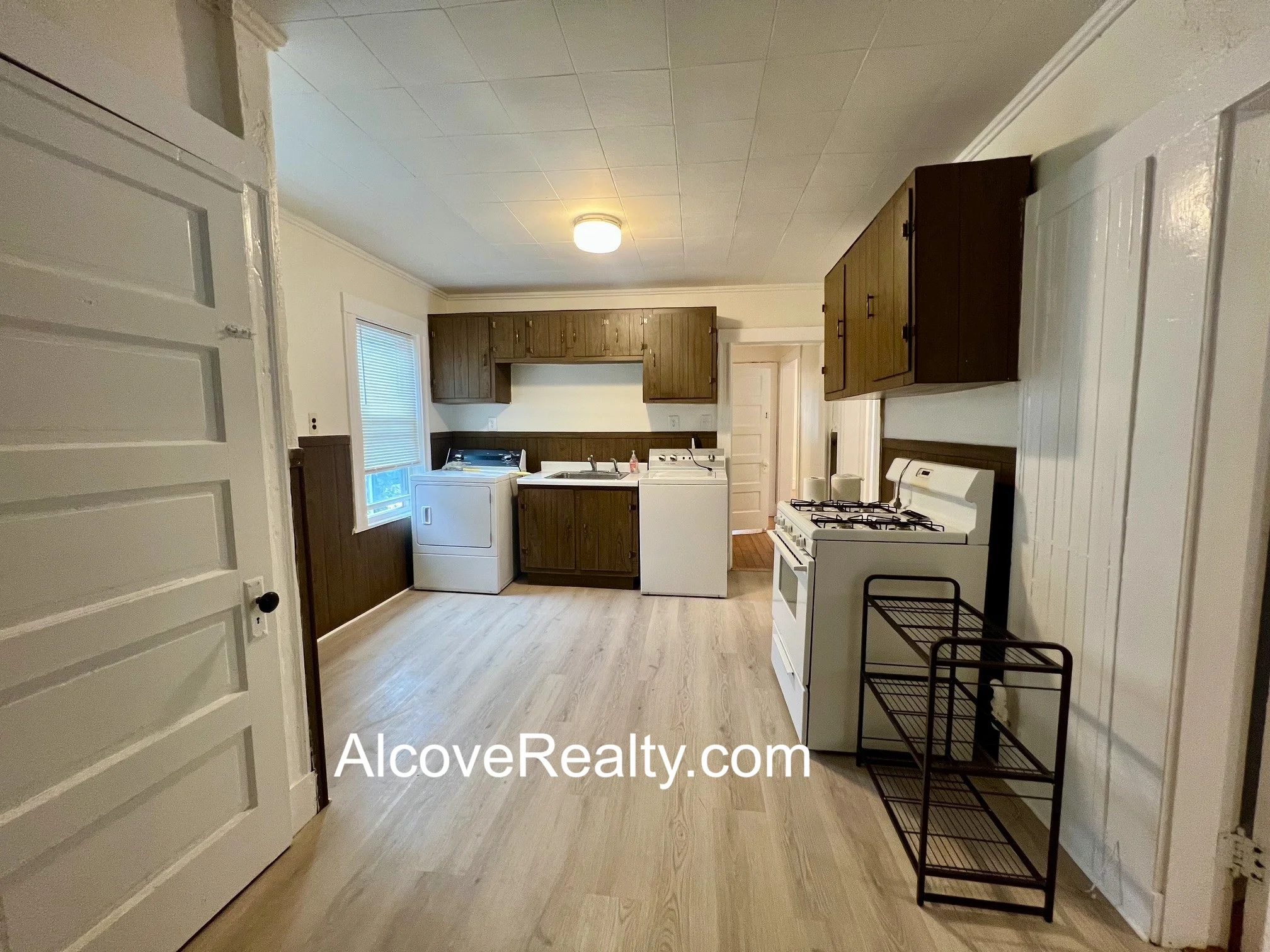 2 bed, 1 bath apartment for rent at 39 Raymond Ave Unit 1, West Somerville — photo 4 of 12