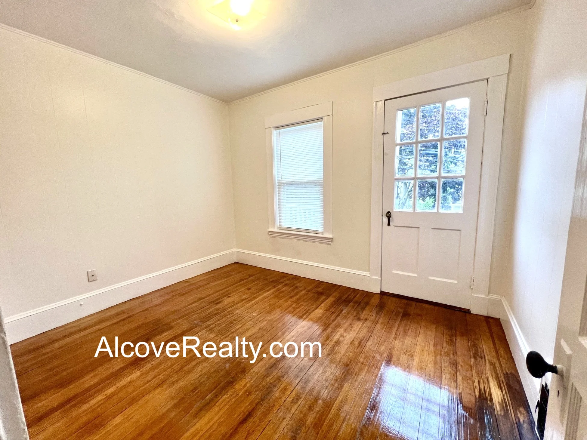 2 bed, 1 bath apartment for rent at 39 Raymond Ave Unit 2, West Somerville — photo 6 of 10