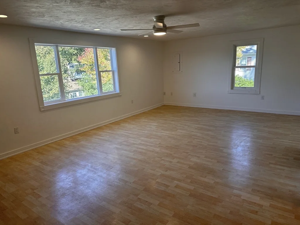 1 bed, 1 bath apartment for rent at 39 Raymond Unit R, Franklin — photo 6 of 17