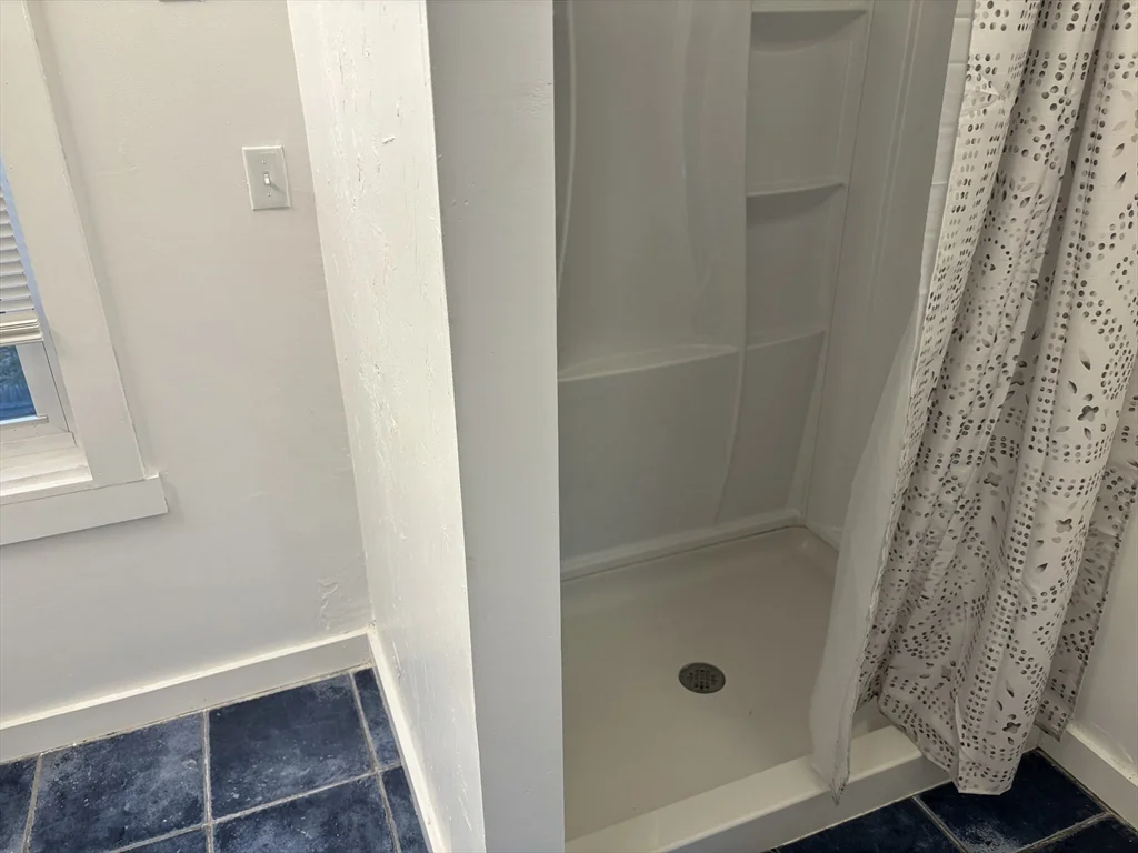1 bed, 1 bath apartment for rent at 39 Raymond Unit R, Franklin — photo 11 of 17