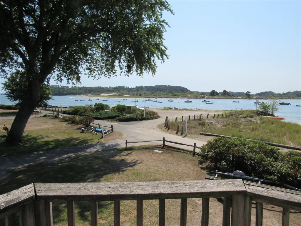 2 bed, 2 bath apartment for rent at 39 River Rd Unit -, Little Neck — photo 2 of 20