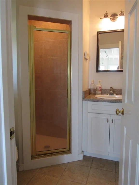 2 bed, 2 bath apartment for rent at 39 River Rd Unit -, Little Neck — photo 10 of 20