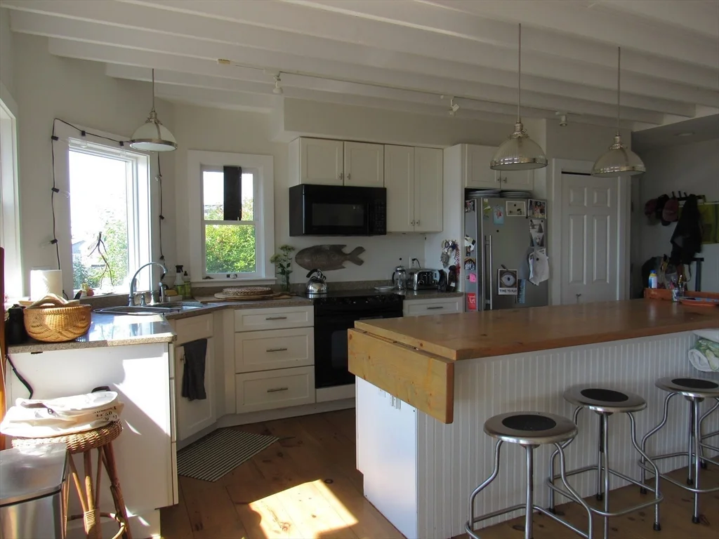 2 bed, 2 bath apartment for rent at 39 River Rd Unit -, Little Neck — photo 5 of 20