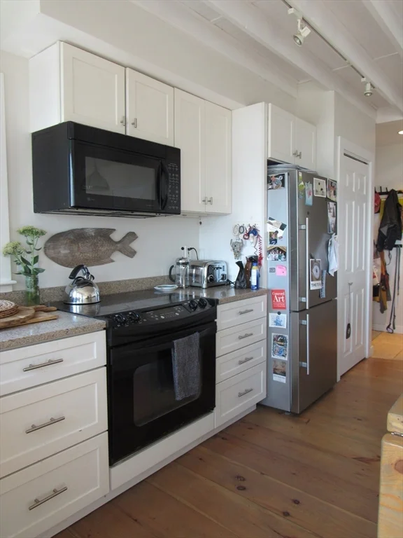 2 bed, 2 bath apartment for rent at 39 River Rd Unit -, Little Neck — photo 3 of 20